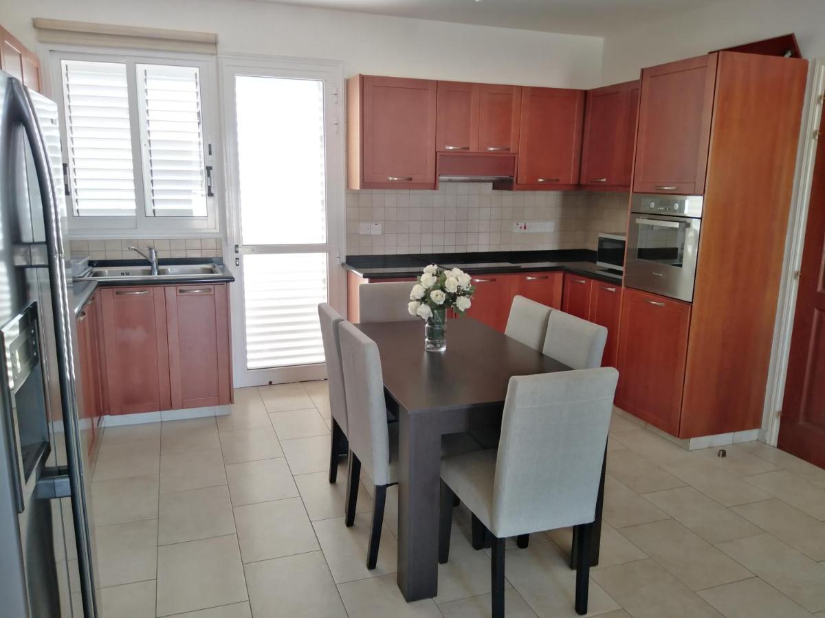 Kato Paphos Suites المظهر الخارجي الصورة